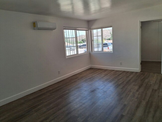 Building Photo - 11010 Knobb Ave