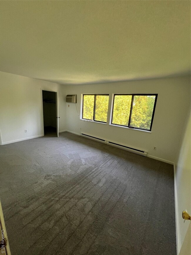 Building Photo - 7 Hudson Heights Dr