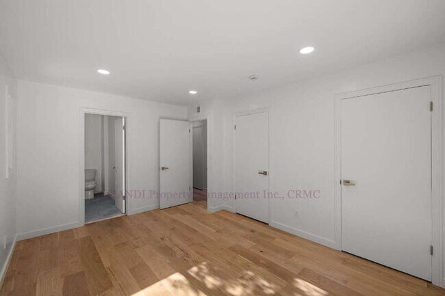 Building Photo - 40 Leafwood Cir