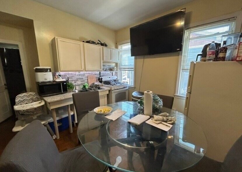 Kitchen - 42 Haverford St