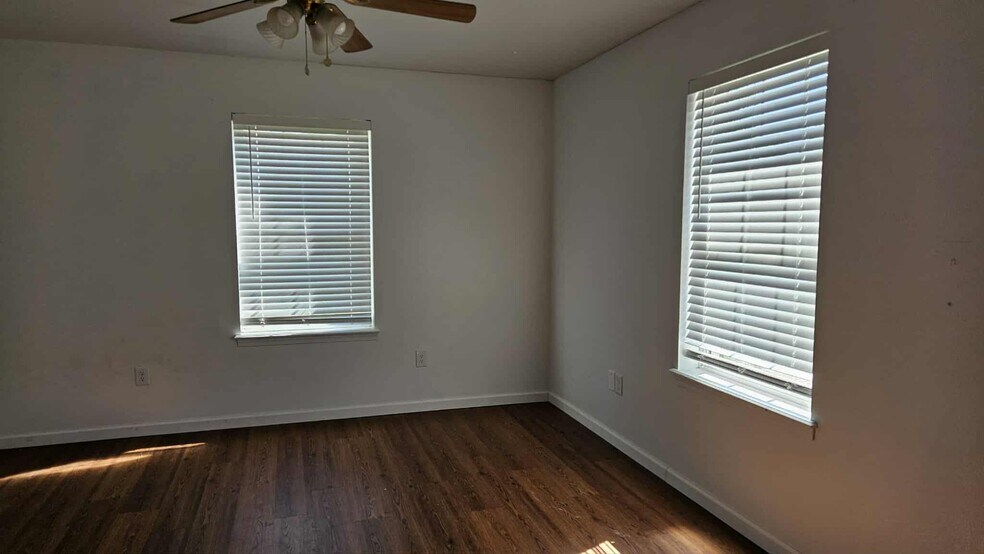 Building Photo - 1660 Tanglewood Ln