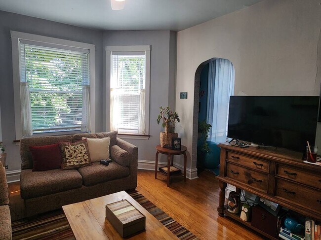 Building Photo - 2538 W Gunnison St