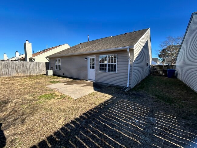 Building Photo - 1889 Eunice Ct