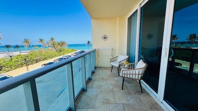 Building Photo - 2501 S Ocean Dr