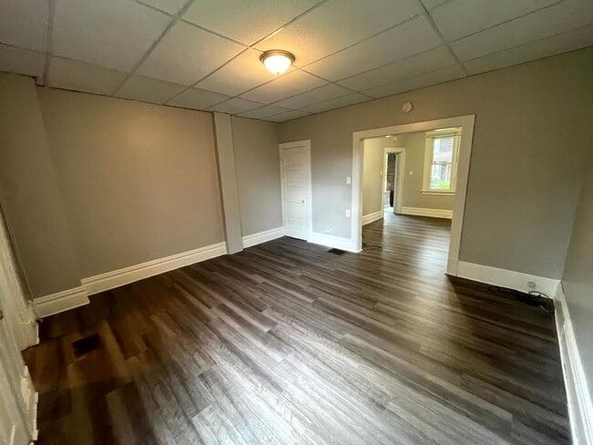 Building Photo - Lovely two bedroom, 1 bathroom Townhome on...
