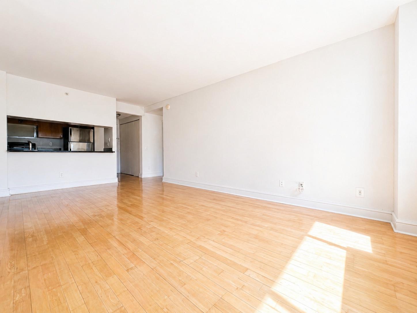 Building Photo - 323 W 96th St