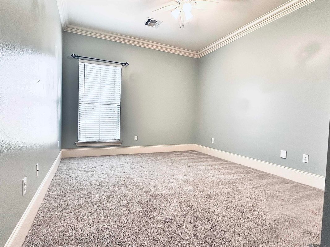 Building Photo - 747 Portula Ave