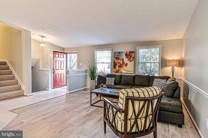 Building Photo - 1825 Clovermeadow Dr