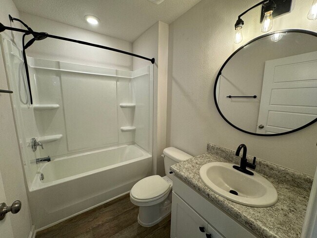 Building Photo - Pensacola/Beulah - Bridlewood - 5 bedroom, 3 bathroom w/ lawn care included