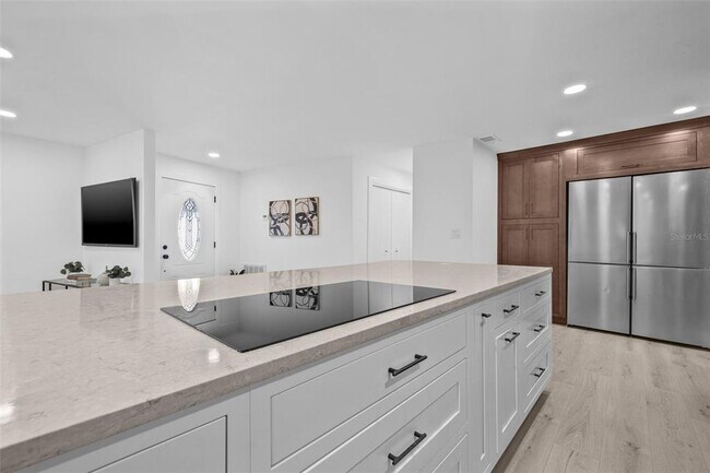 Building Photo - 4495 Clearwater Harbor Dr