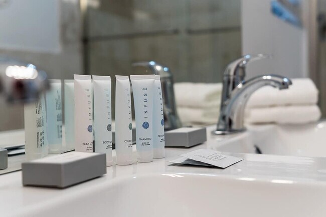 Building Photo - 20010 Highland Lakes Blvd