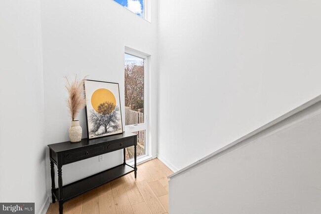 Building Photo - 237 Krams Ave