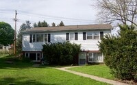 Building Photo - 10 Daskem Ln