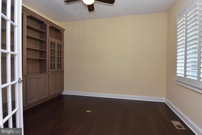 Building Photo - 16058 Rockport Dr