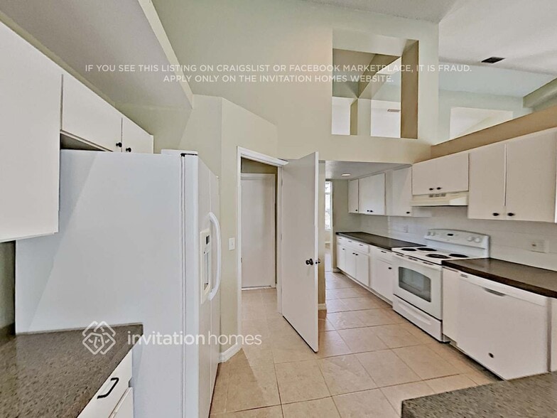 Building Photo - 5195 Deer Creek Dr