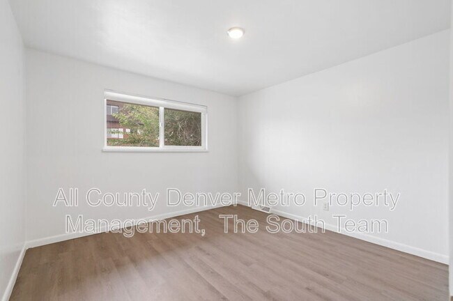 Building Photo - 5579 S Delaware St