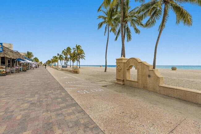 Building Photo - 777 N Ocean Dr