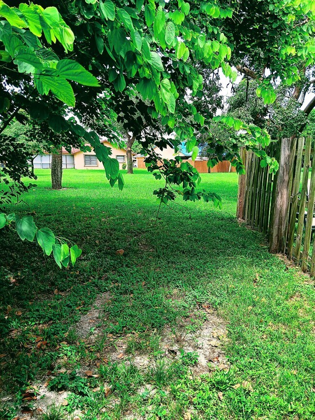 Building Photo - 1236 Block Island Rd