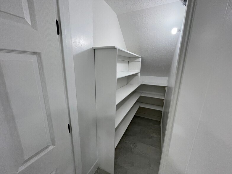 Building Photo - 3331 E 700 S