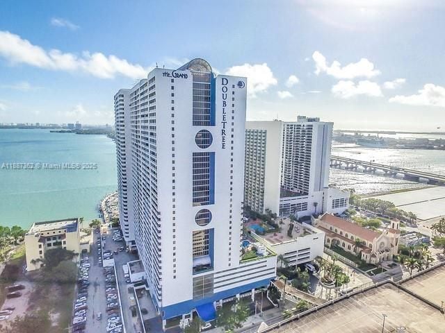 Building Photo - 1717 N Bayshore Dr
