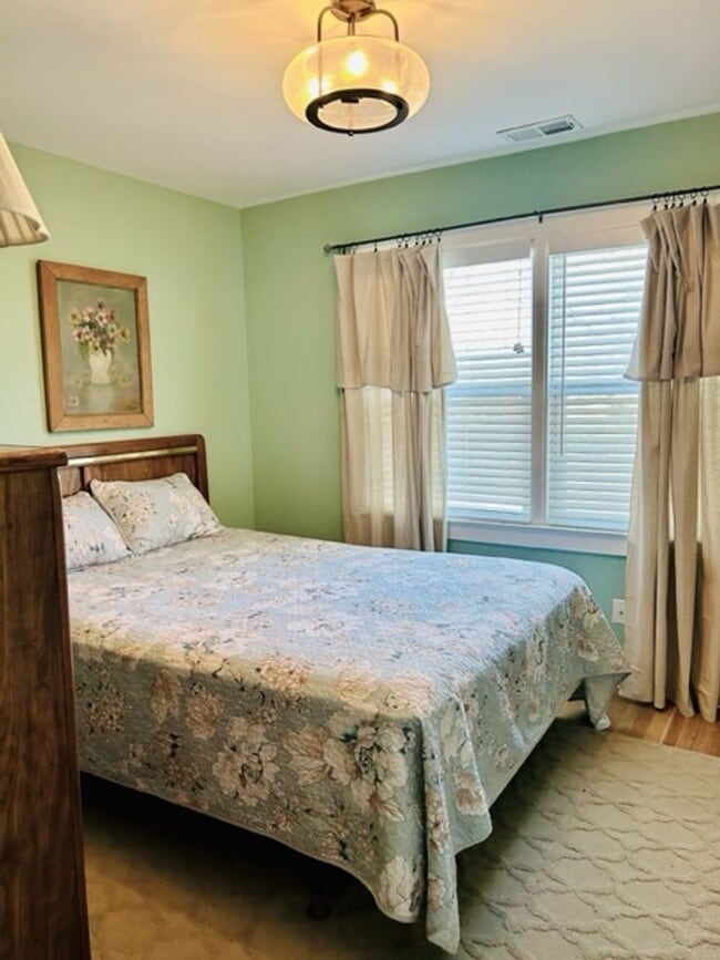 Building Photo - Great Location - Three Bedroom - Two and a half Bath Home