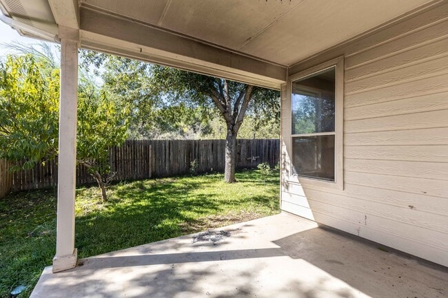 Building Photo - 509 Foxford Run Dr