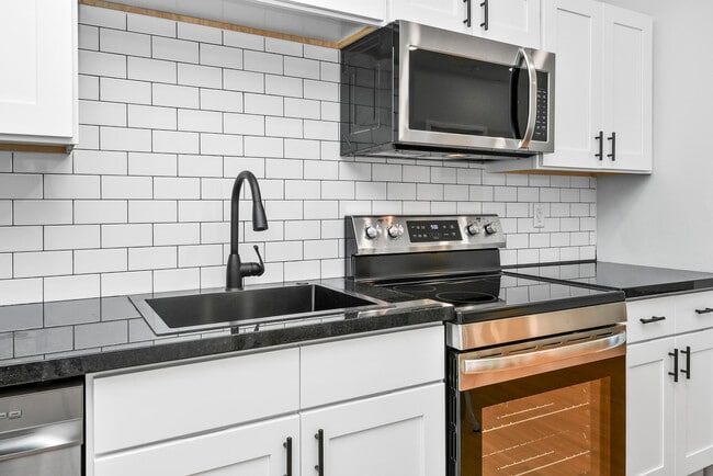 Building Photo - 505 W Grand St