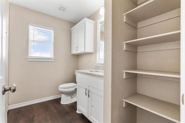 Building Photo - 1406 Courtney Pl