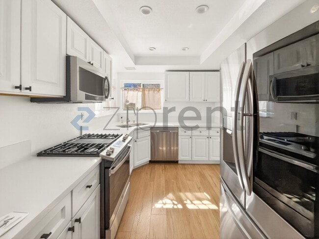 Building Photo - 13626 Cerise Ave