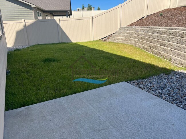 Building Photo - Woodbridge South Home with 4 Bedrooms and 3 Bathrooms in Post Falls build in 2021!