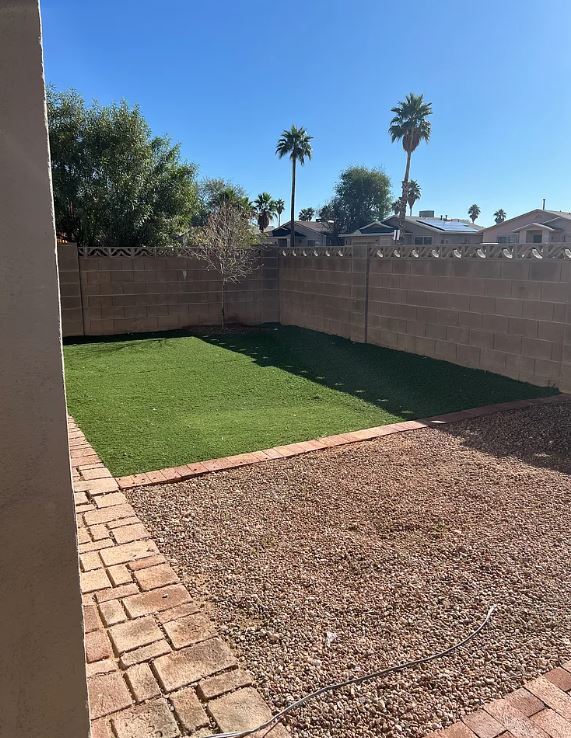 Building Photo - 1330 E Lark Way