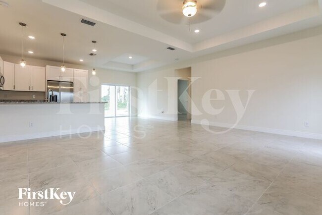 Building Photo - 4594 Flamlau Ave