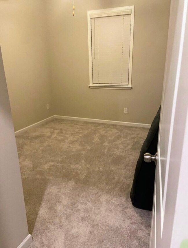 Upstairs Bedroom # 3 - 3975 Redwood Dr