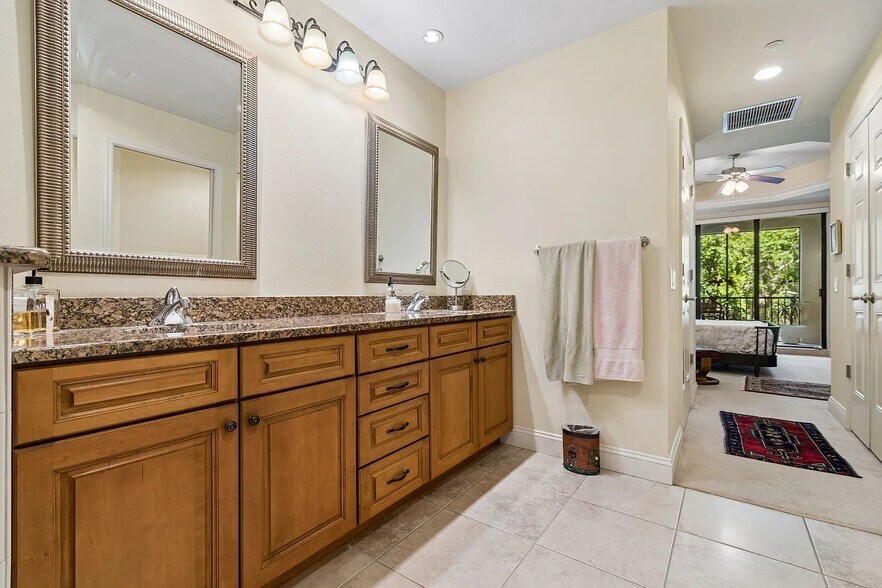 Building Photo - 7702 Lake Vista Ct