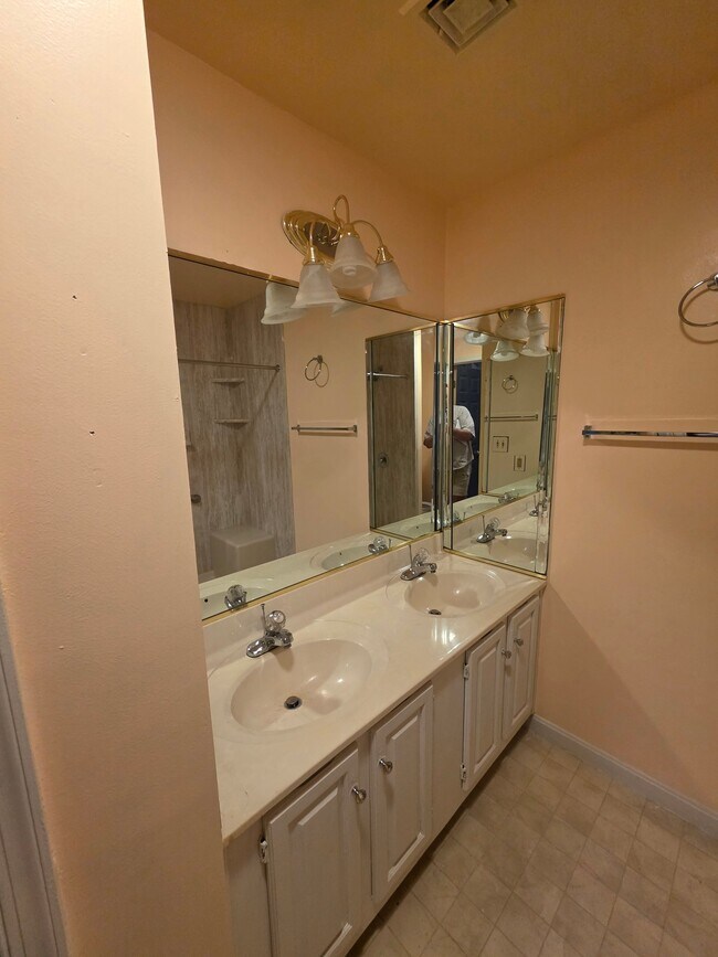 Building Photo - 2828 Buxton Ct