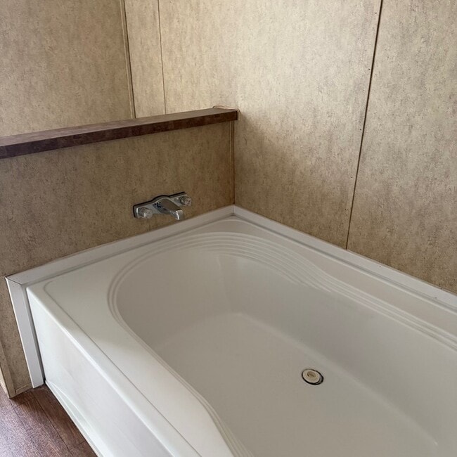 Building Photo - 815 W 40th St