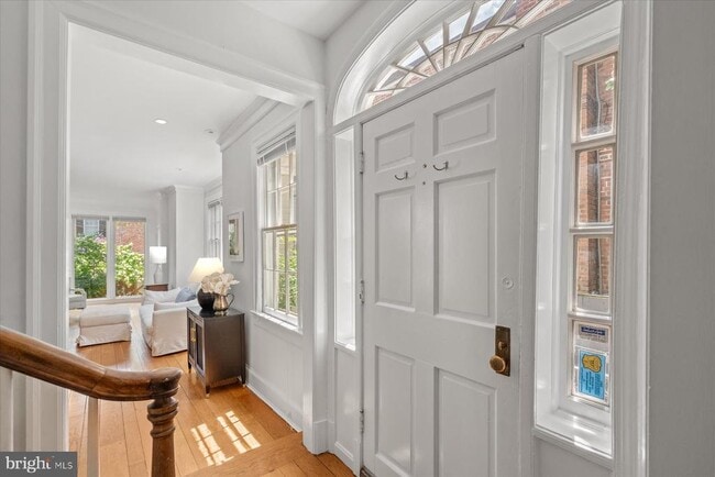 Building Photo - 1647 34th St NW