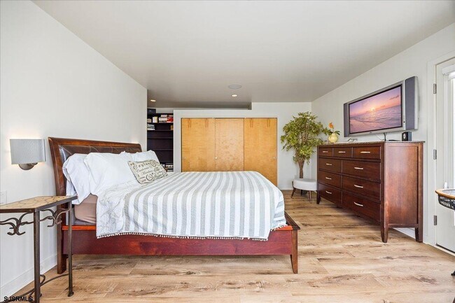 Building Photo - 7701 Atlantic Ave