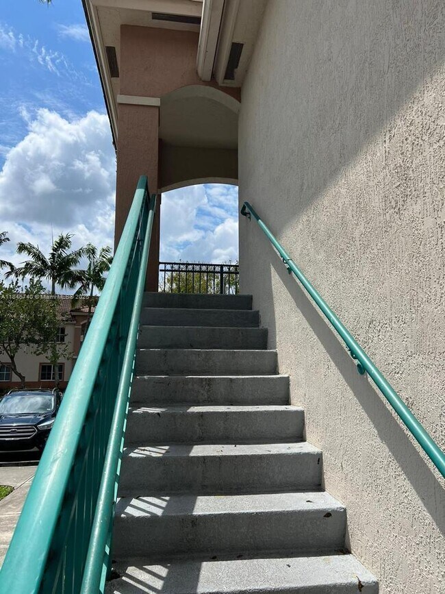 Building Photo - 1251 SE 29th St