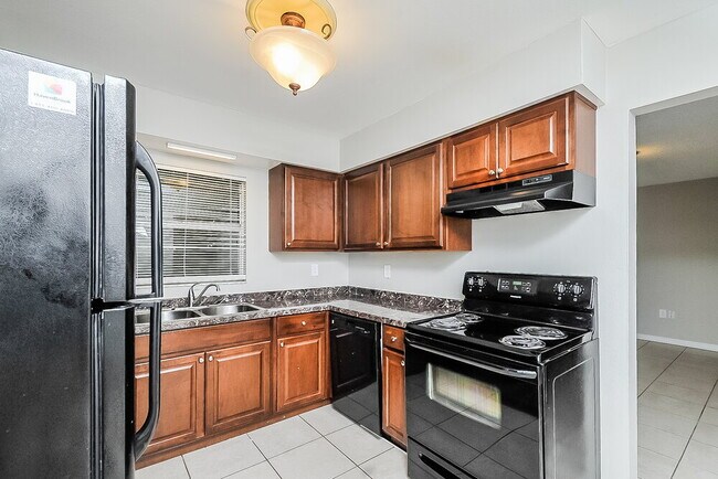 Building Photo - 3412 Groveview Dr