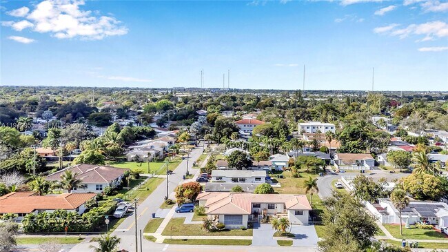 Building Photo - 600 SW 8th St