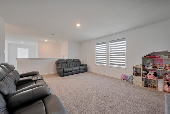 Building Photo - 21611 Shadowbrook Birch Dr