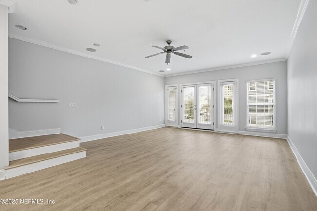 Building Photo - 1330 2nd St S