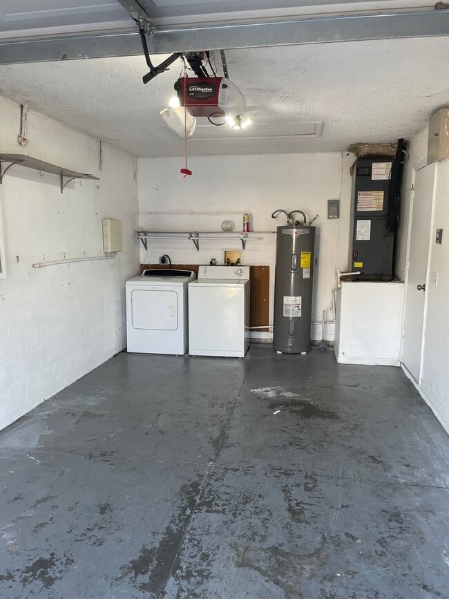 Building Photo - Quiet & Cozy Wesley Chapel Home with Great Yard – $1,850/mo