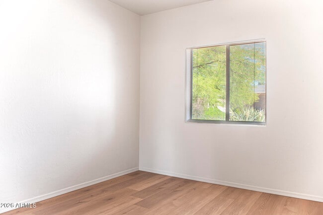 Building Photo - 4410 E Diablo Dr