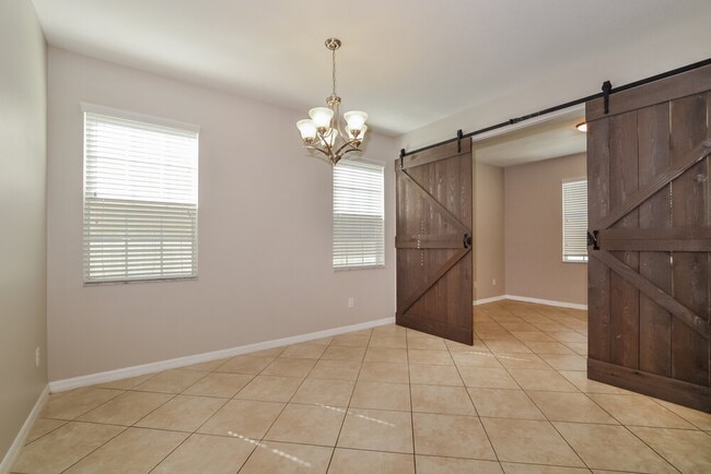Building Photo - 6817 Sundrop St