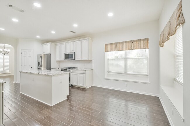 Building Photo - 811 Liberty Way