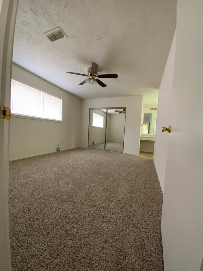 Building Photo - 1366 Stevenage Ln