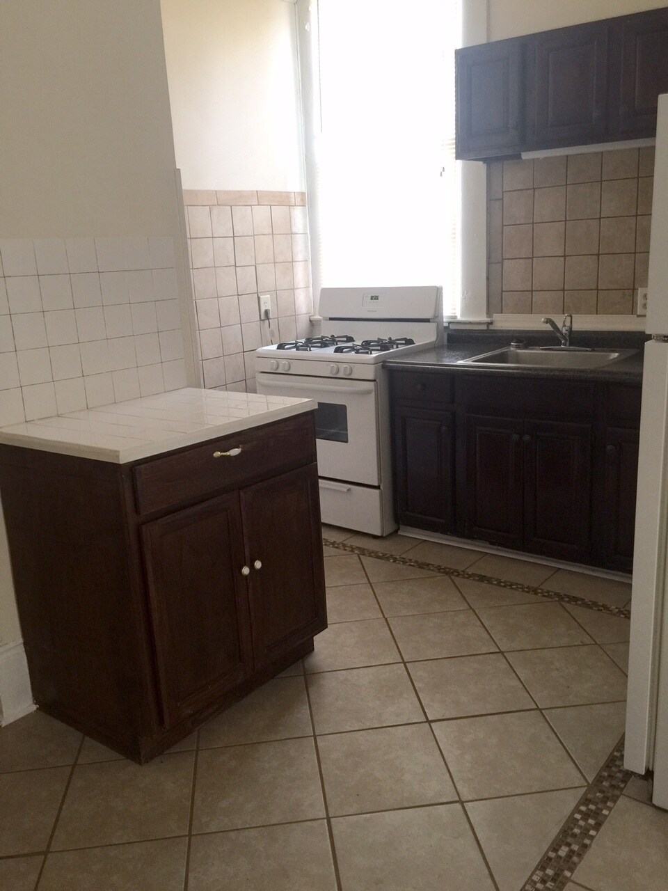 Building Photo - 1812 Dante St