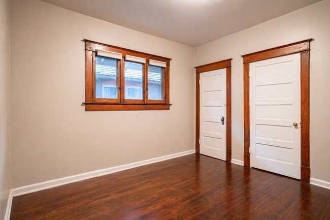 Building Photo - 740 E 800 S
